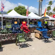 Stands du village aéronautique installés sur l’esplanade