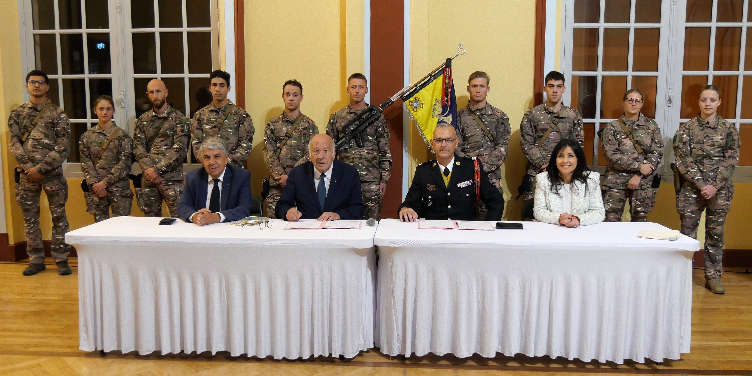 Menton jumelée avec le 27e BCA d'Annecy