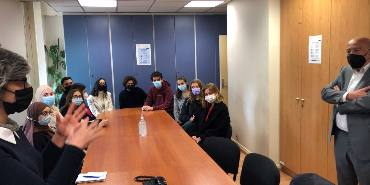 Douze étudiants de Sciences Po en immersion au CCAS