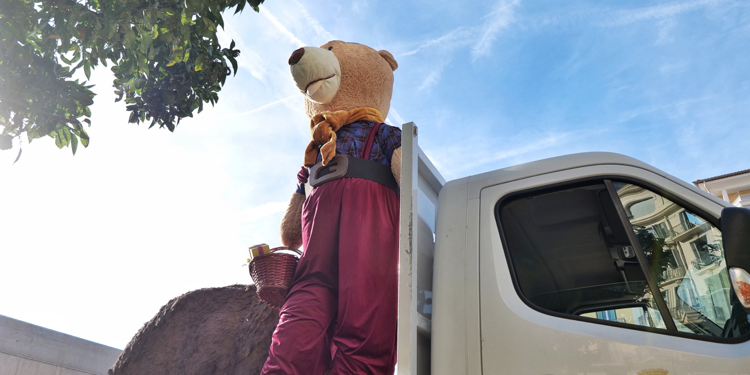 Le père Noël et ses ours investissent les jardins Biovès
